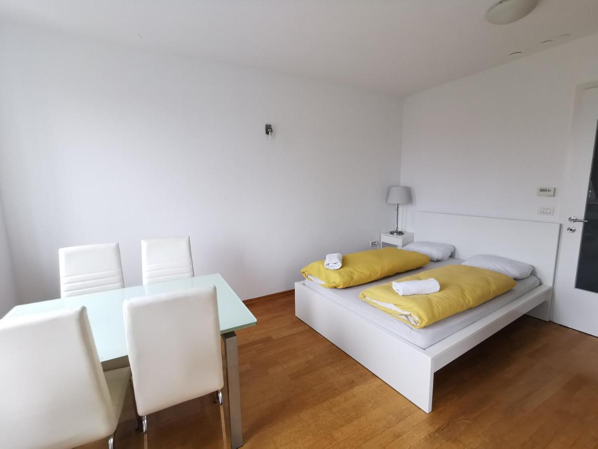 Trnovo Apartment With Free Parking Liubliana Exterior foto